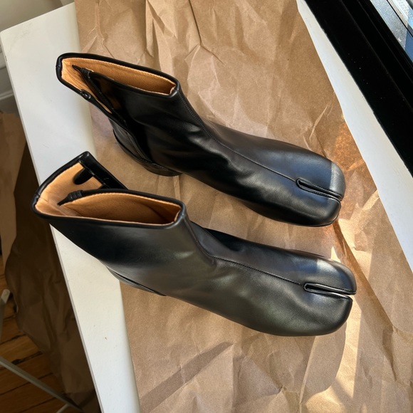 Low Heel Tabi Boots - Picture 4 of 5